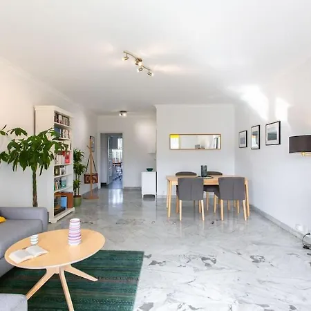 Apartment Beautiful Apartment: Sea View, Pool, Parking, Wifi *