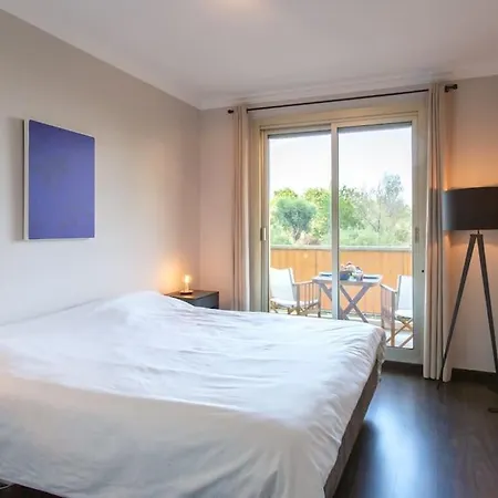 Beautiful Apartment: Sea View, Pool, Parking, Wifi Apartment