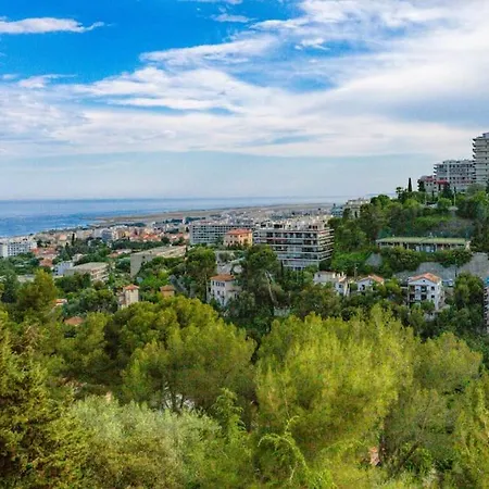 Beautiful Apartment: Sea View, Pool, Parking, Wifi Apartment